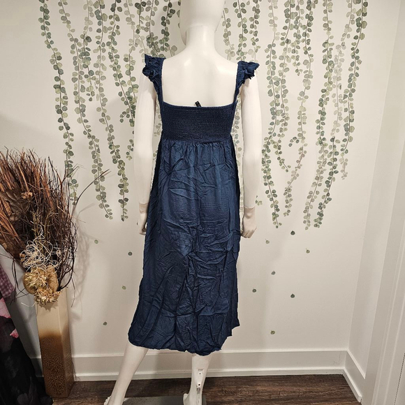 NWOT Women's Boho Me Smocked Midi Dress XS Navy Rayon - Picture 8 of 10